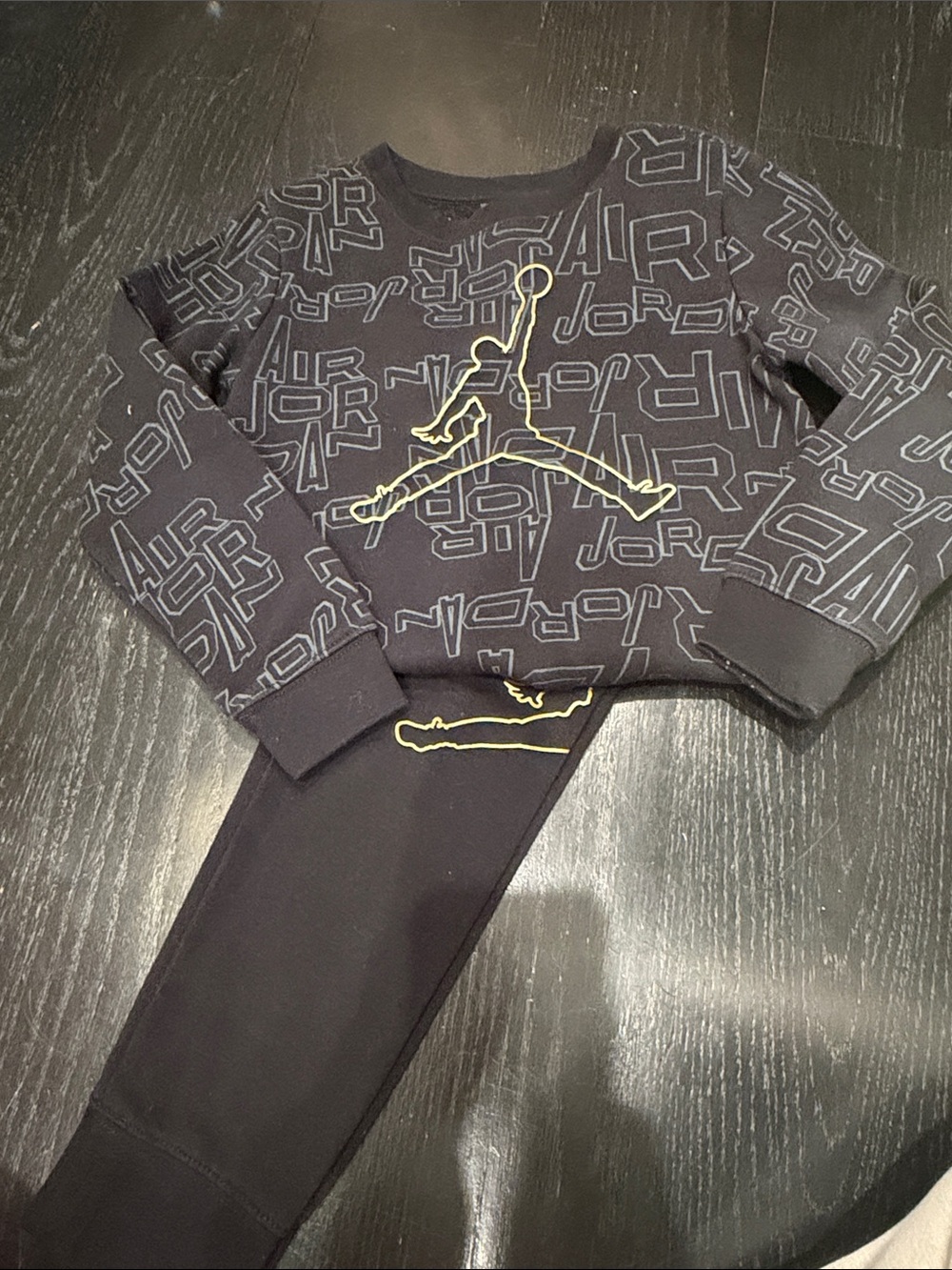 Jordan Kids Black Sweatshirt & Sweatpants SET with Gold Jumpman Accent - Size 6